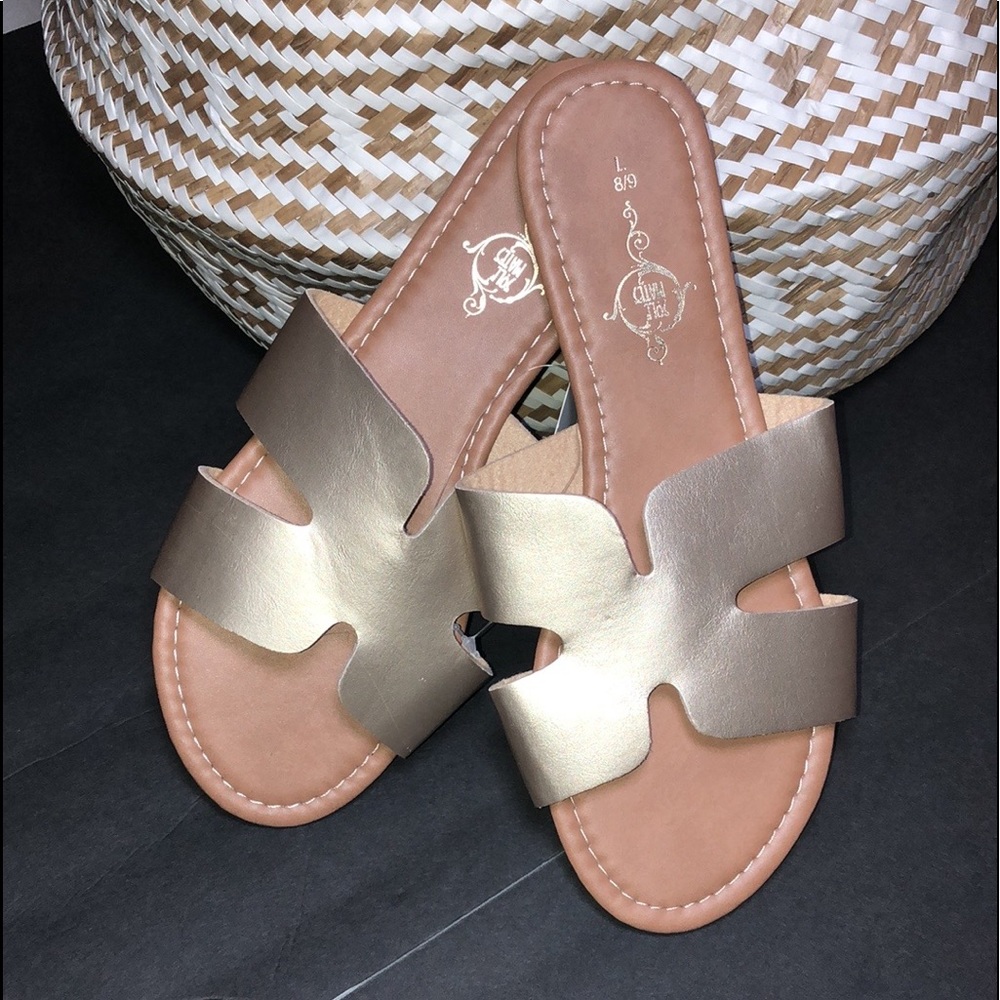 Sole Mates Women’s New Flat Sandals 8/9